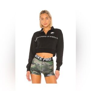 Nike Women's Black Cropped Longsleeve Half-Zip Pullover Sweatshirt Excellent